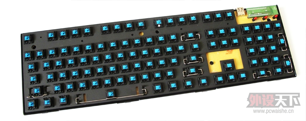 CoolerMaster酷冷至尊烈焰枪XT104青轴机械键盘上手详拆解评测--只为性价比而来！