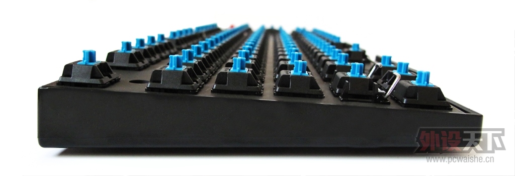 CoolerMaster酷冷至尊烈焰枪XT104青轴机械键盘上手详拆解评测--只为性价比而来！