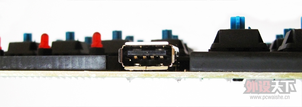 CoolerMaster酷冷至尊烈焰枪XT104青轴机械键盘上手详拆解评测--只为性价比而来！