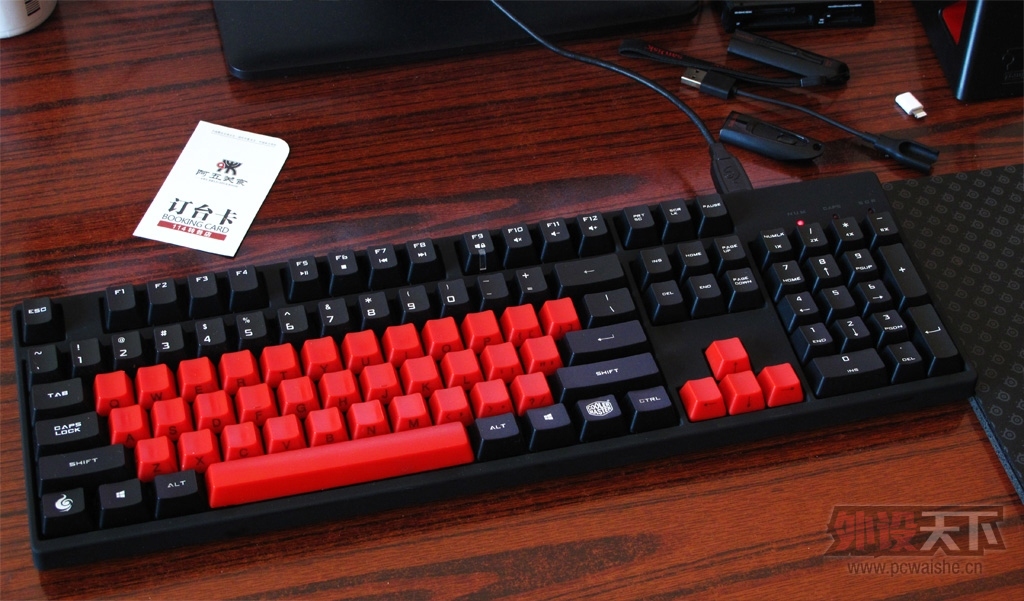 CoolerMaster酷冷至尊烈焰枪XT104青轴机械键盘上手详拆解评测--只为性价比而来！