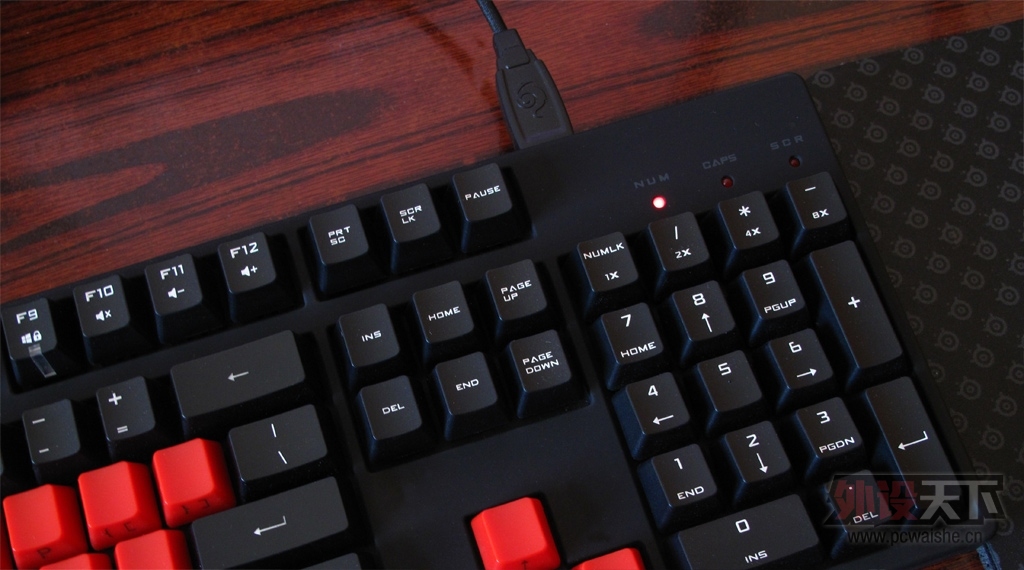 CoolerMaster酷冷至尊烈焰枪XT104青轴机械键盘上手详拆解评测--只为性价比而来！