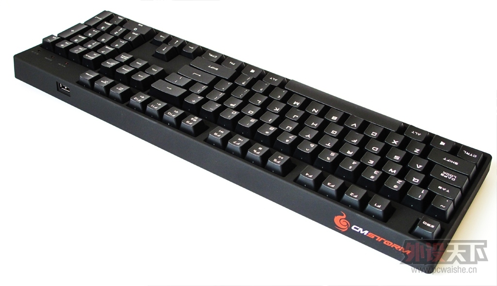 CoolerMaster酷冷至尊烈焰枪XT104青轴机械键盘上手详拆解评测--只为性价比而来！