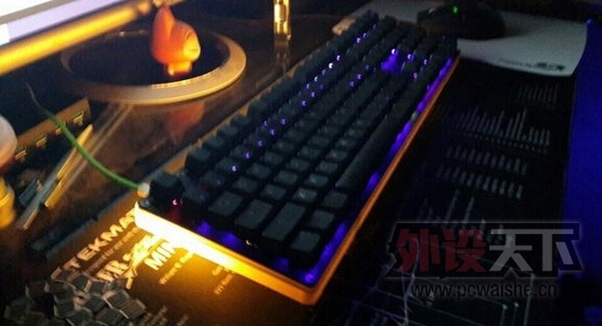 【灯光】键盘带灯光 却不是灯厂