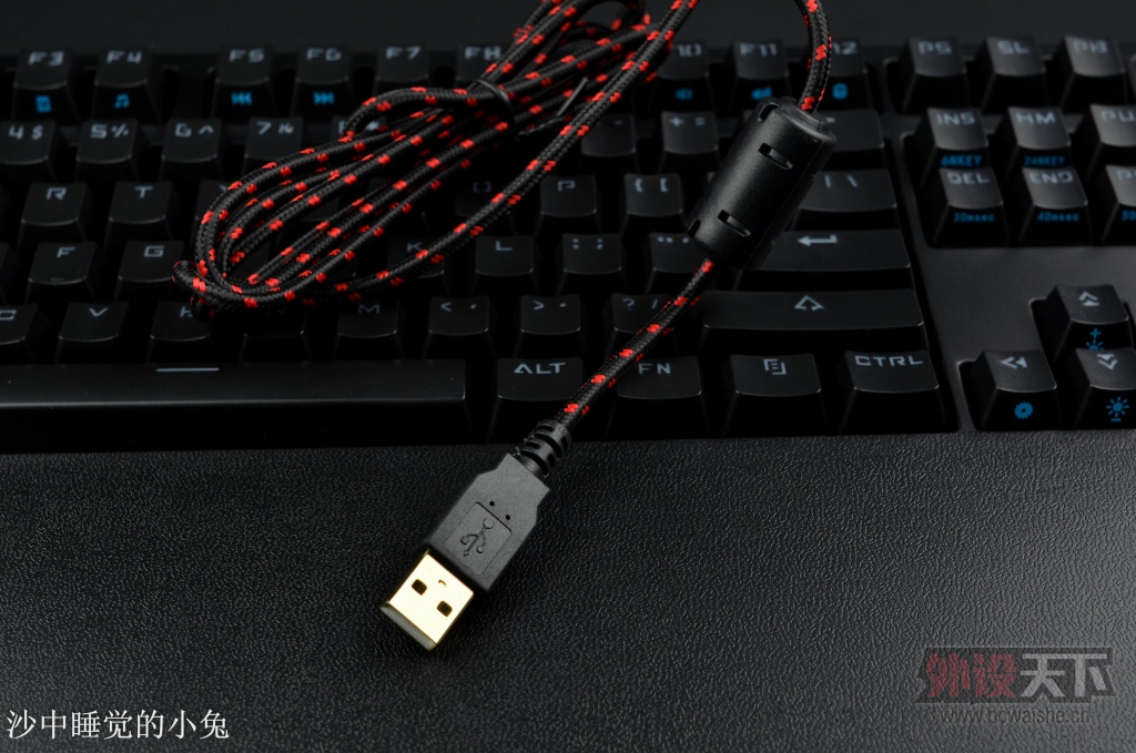 又见大手托，菜刀即视感 —— JAGOR TK-2100 混彩背光机械键盘