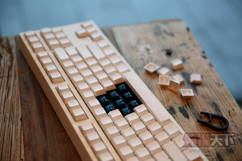 Leopold 利奥博德 小白  FC750R 白色机械键盘 开箱