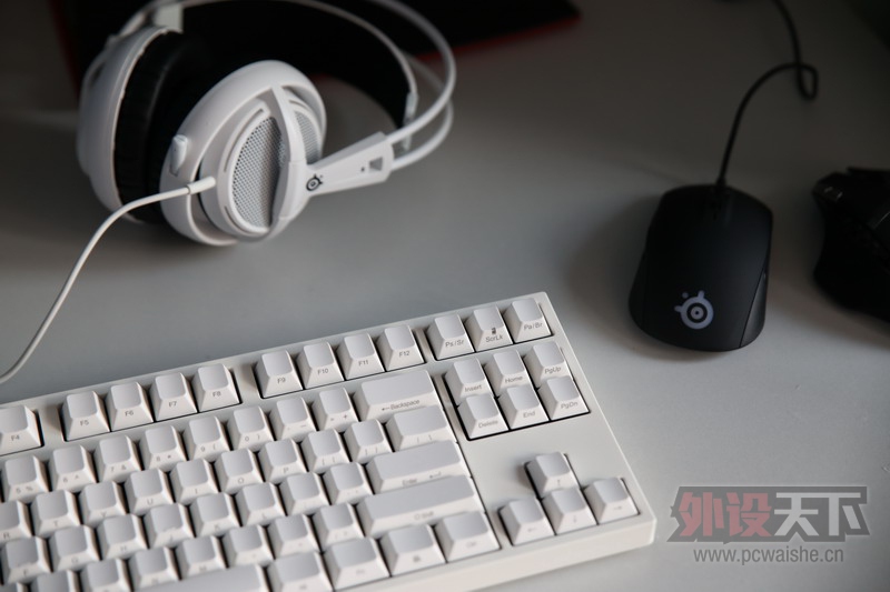 Leopold 利奥博德 小白  FC750R 白色机械键盘 开箱
