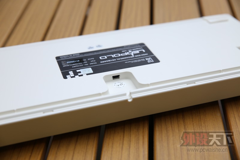 Leopold 利奥博德 小白  FC750R 白色机械键盘 开箱