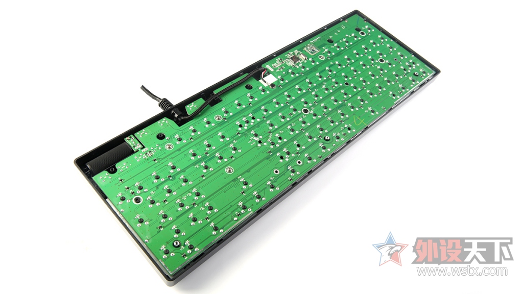 罗技G610机械键盘拆解：罗技怎么不洗板了？