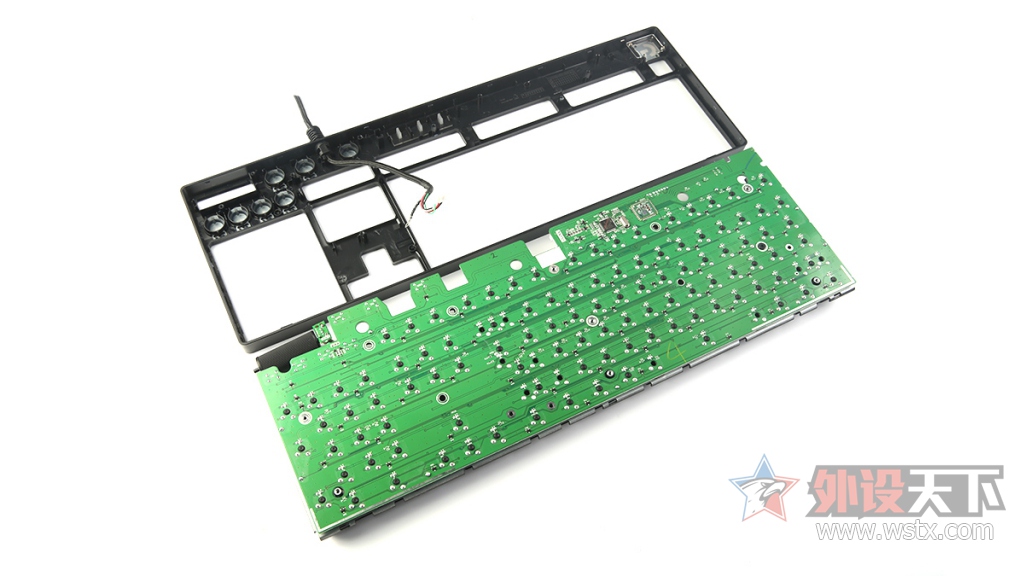 罗技G610机械键盘拆解：罗技怎么不洗板了？