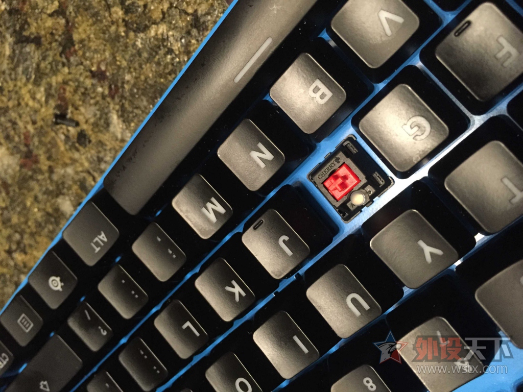 【超级评测周 + 机械键盘拆解与评测---赛睿 M500 样品】