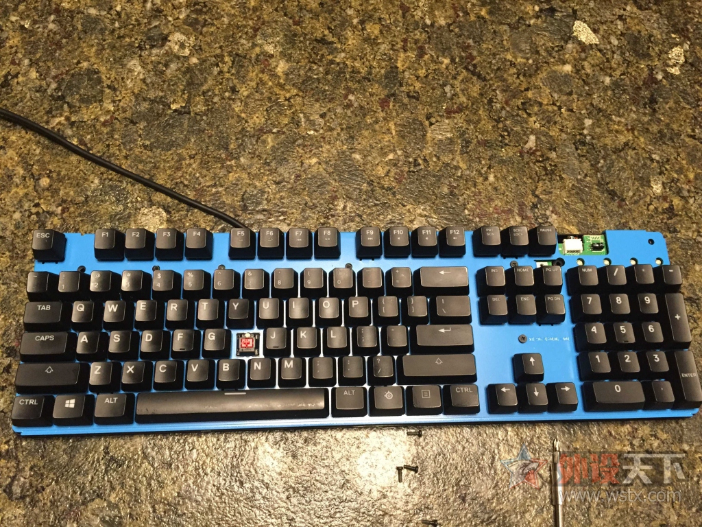 【超级评测周 + 机械键盘拆解与评测---赛睿 M500 样品】
