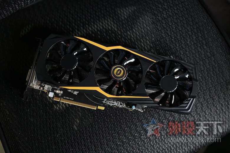 一键开核的蓝宝石 R9 380 怪物猎人限定版 游戏显卡