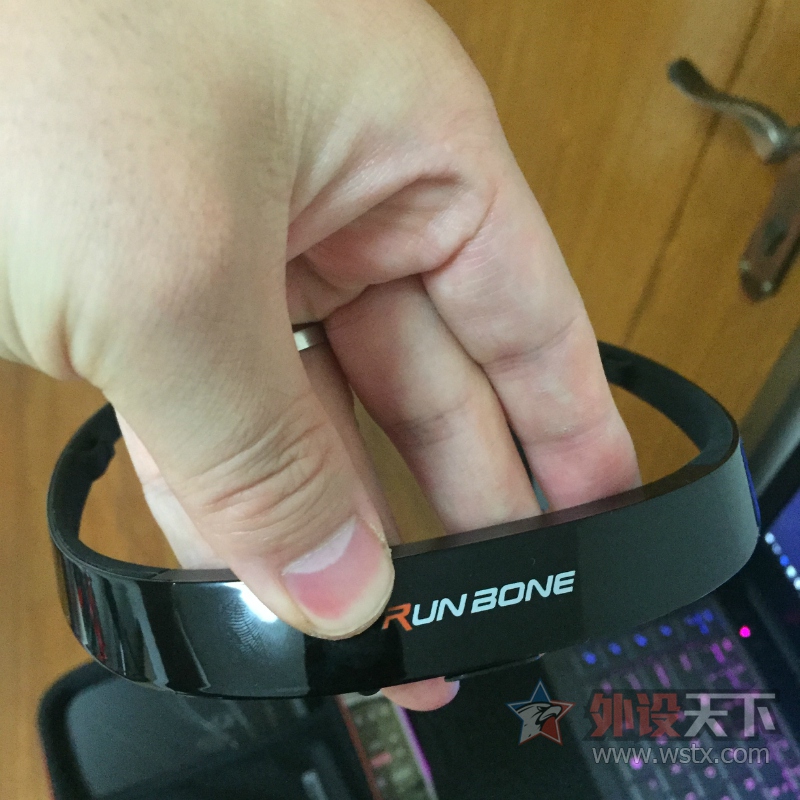 试用震动发烧游戏耳机