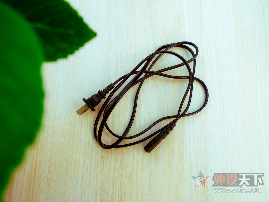 体验JBL CM102监听音箱---感受纯真的声音，还原音乐色彩