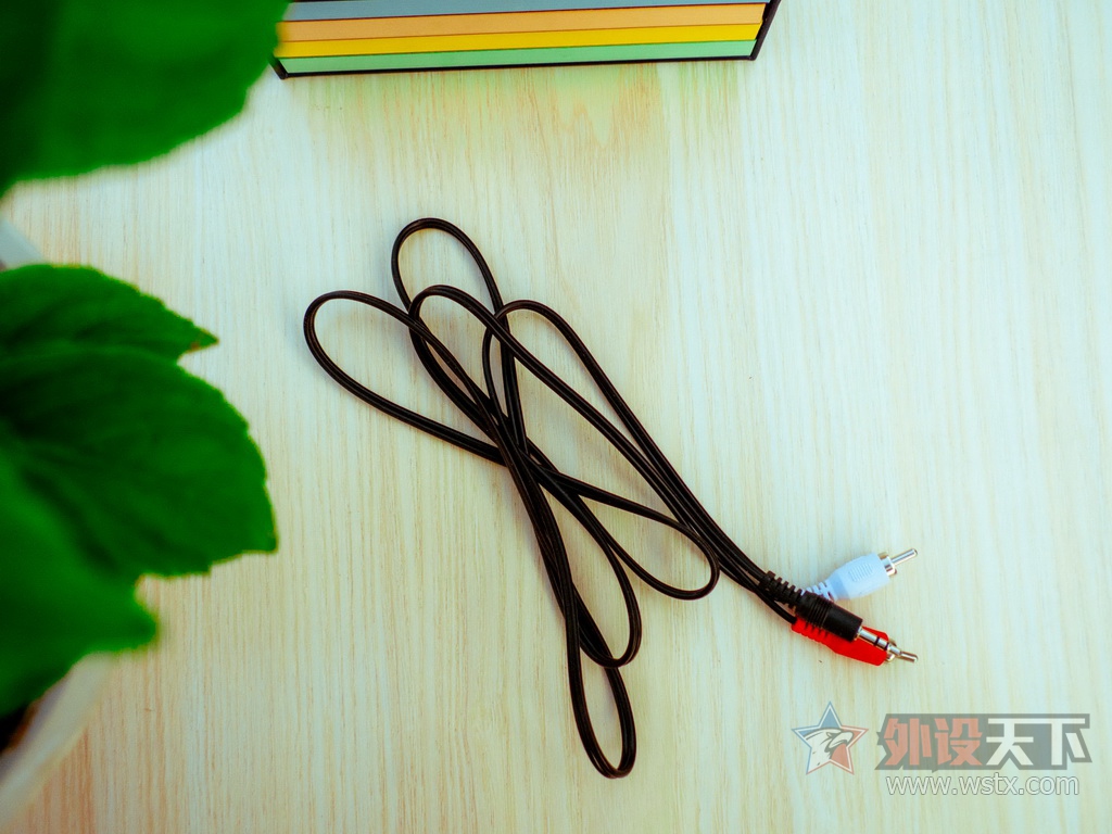体验JBL CM102监听音箱---感受纯真的声音，还原音乐色彩