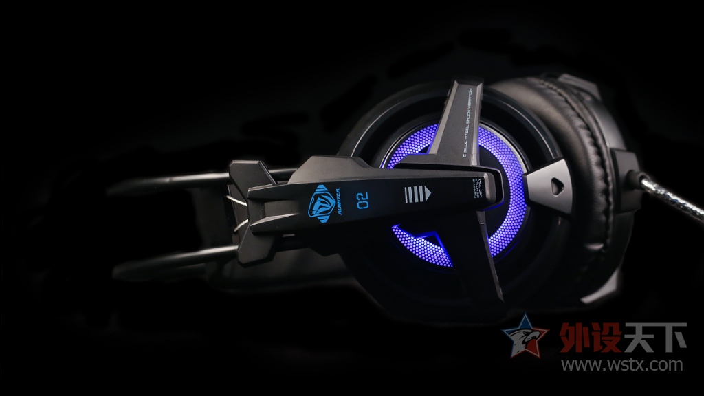 宜博H950游戏耳机专供版评测 霜冻之蓝灯效