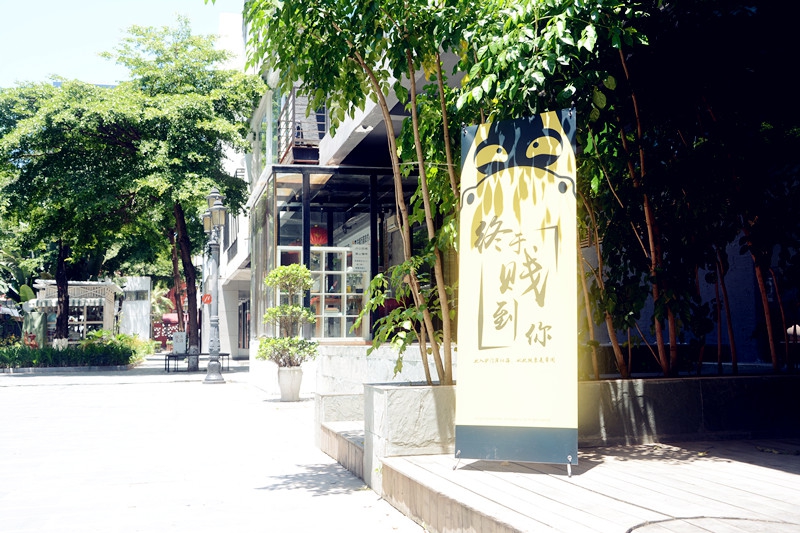 百闻不如一“贱”： 传说中E罩杯驴妹带你领略贱驴首次粉丝见面会现场回顾