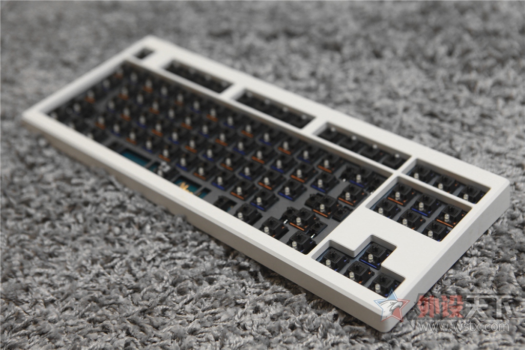精雕细琢的艺术品--matrix Able 80%机械键盘