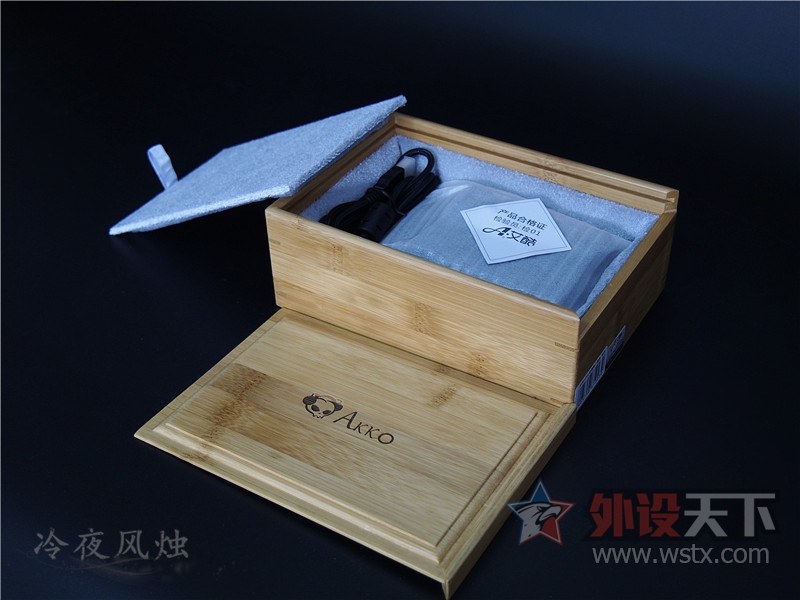 爱便捷，更爱逼格，AKKO艾酷AKM-Tiny金属数字键盘体验分享。