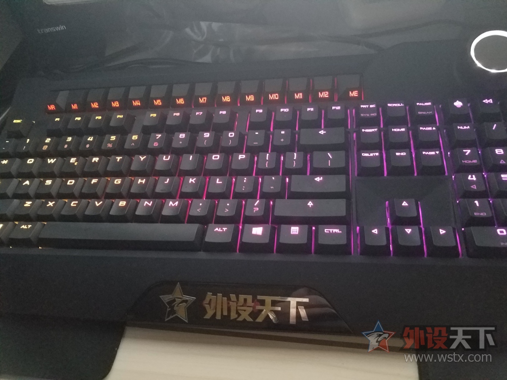 新入手CHERRY樱桃MX-BOARD9.0全彩RGB背光游戏黑轴机械键盘