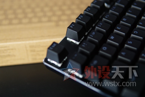 超炫灯光大升级     雷柏V500RGB合金版机械键盘评测