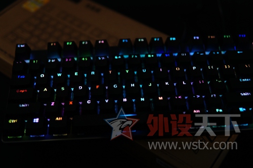 超炫灯光大升级     雷柏V500RGB合金版机械键盘评测