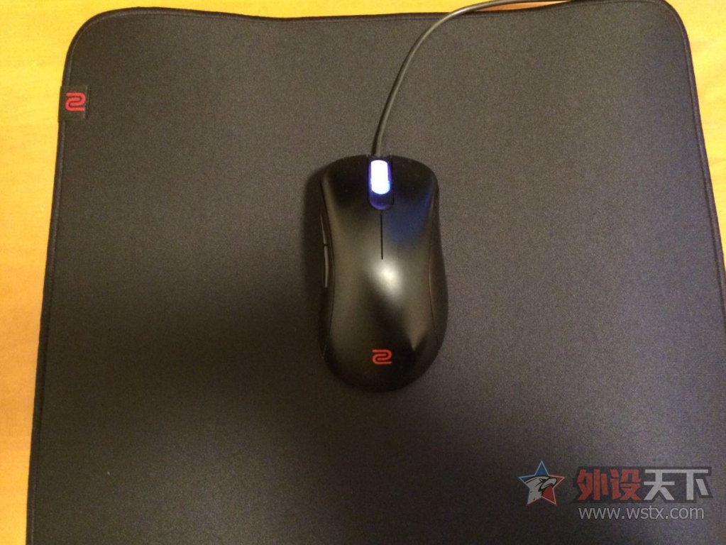 zowie P-SR到了，对比手里的DEX，以及之前用过的一众鼠标垫