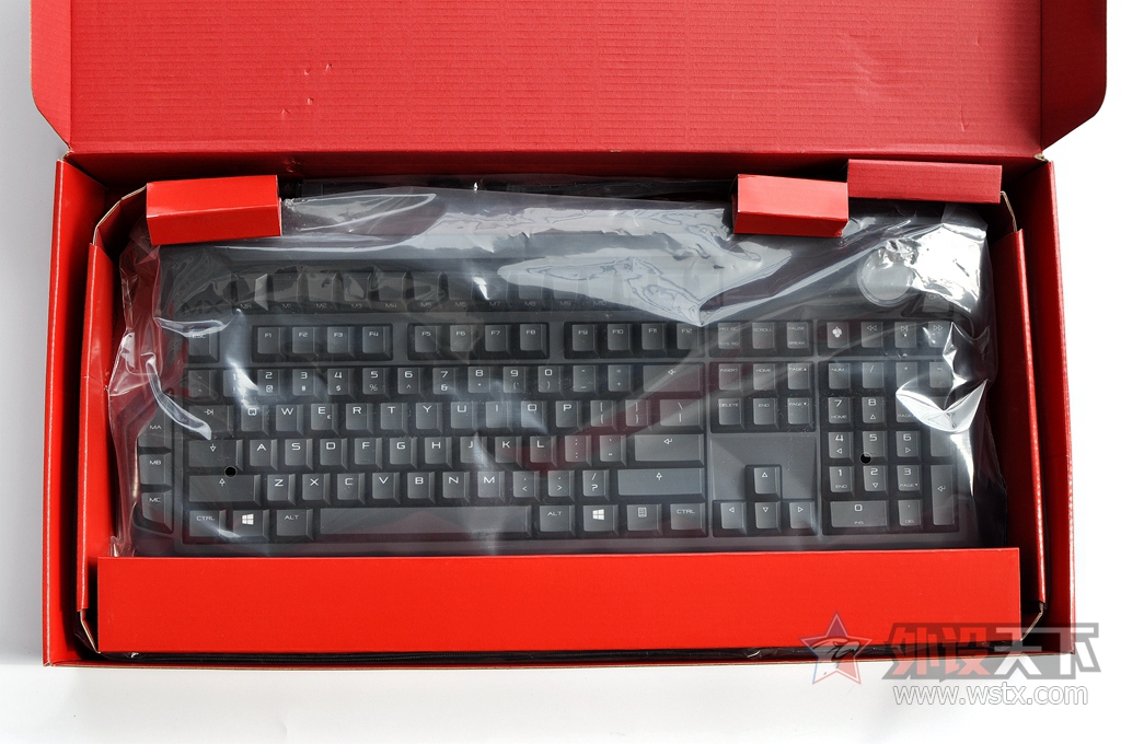 它的改变只是在拥抱新生代玩家，CHERRY MX BOARD9.0机械键盘评测