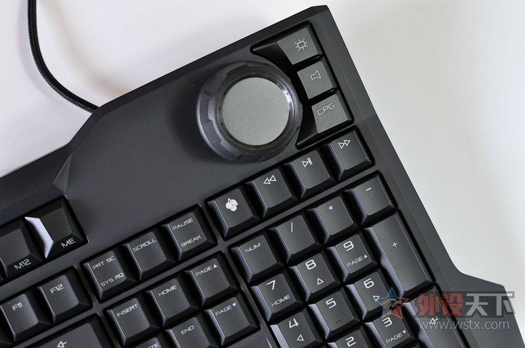 它的改变只是在拥抱新生代玩家，CHERRY MX BOARD9.0机械键盘评测
