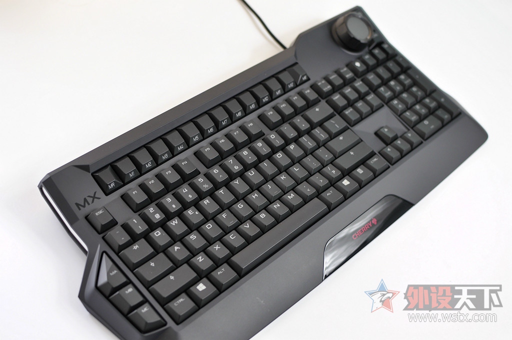 它的改变只是在拥抱新生代玩家，CHERRY MX BOARD9.0机械键盘评测