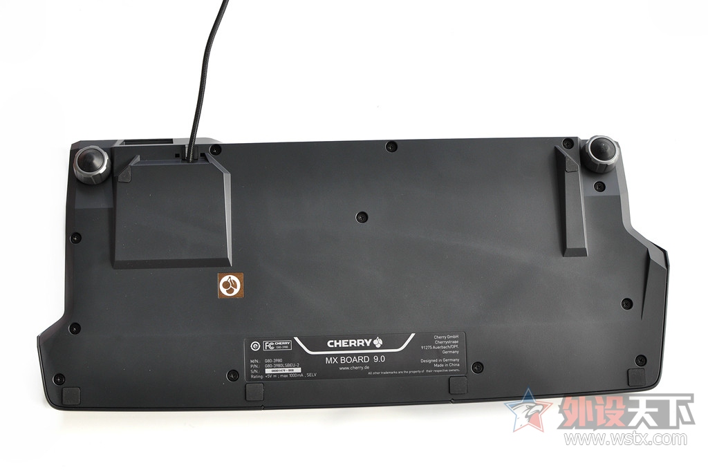 它的改变只是在拥抱新生代玩家，CHERRY MX BOARD9.0机械键盘评测