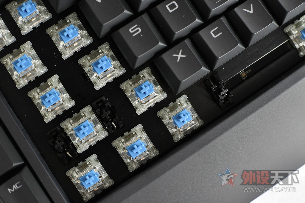 它的改变只是在拥抱新生代玩家，CHERRY MX BOARD9.0机械键盘评测