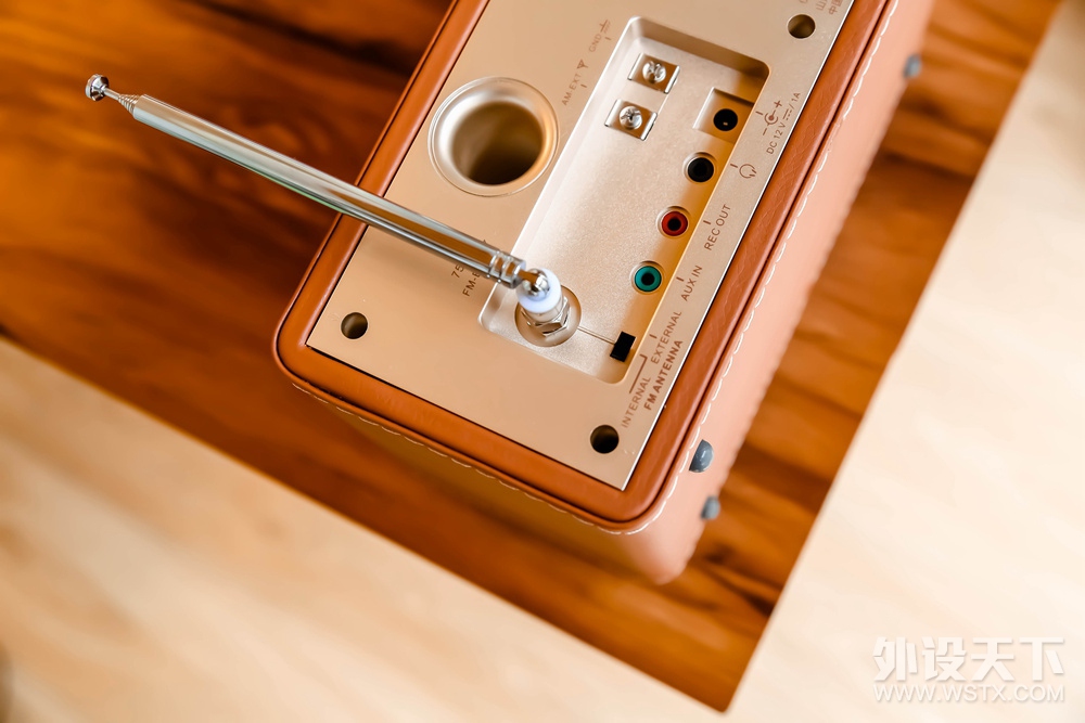 享爵士风听HiFi音，老牌山进玩转情怀Jazz蓝牙音箱