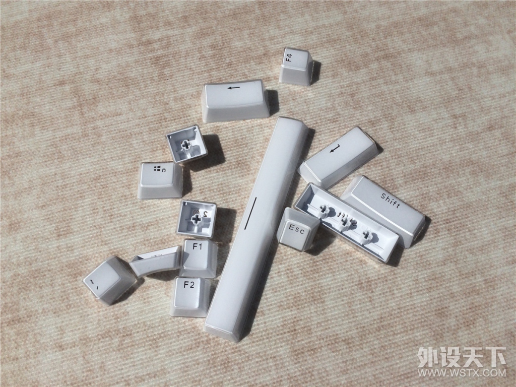 【温柔】终于等到你，雷柏V500s冰晶版红轴机械键盘评测