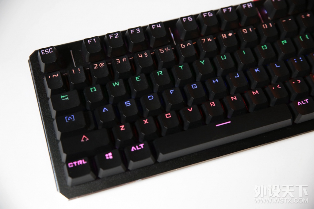 光轴三代复仇者 血手幽灵B975光轴机械键盘简评