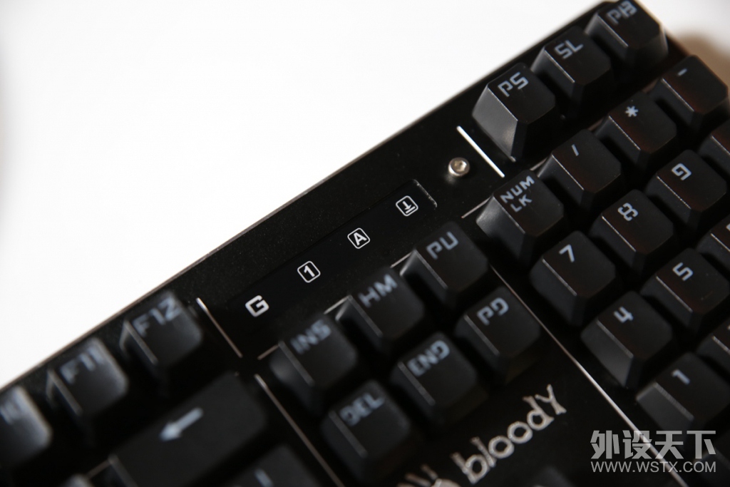 光轴三代复仇者 血手幽灵B975光轴机械键盘简评