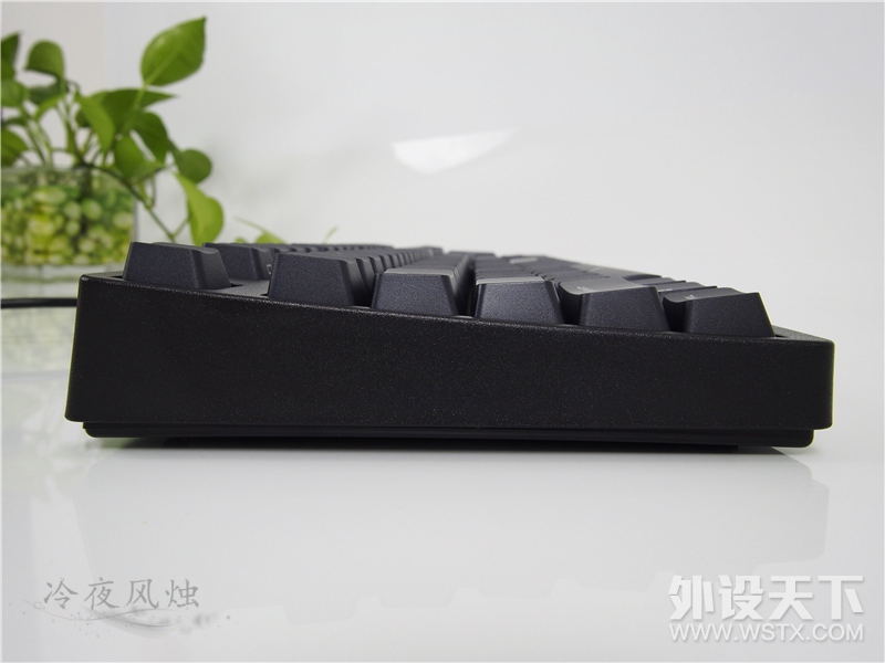 【风烛】做一名有“钛度”的召唤师——钛度召唤师电竞机械键盘简评