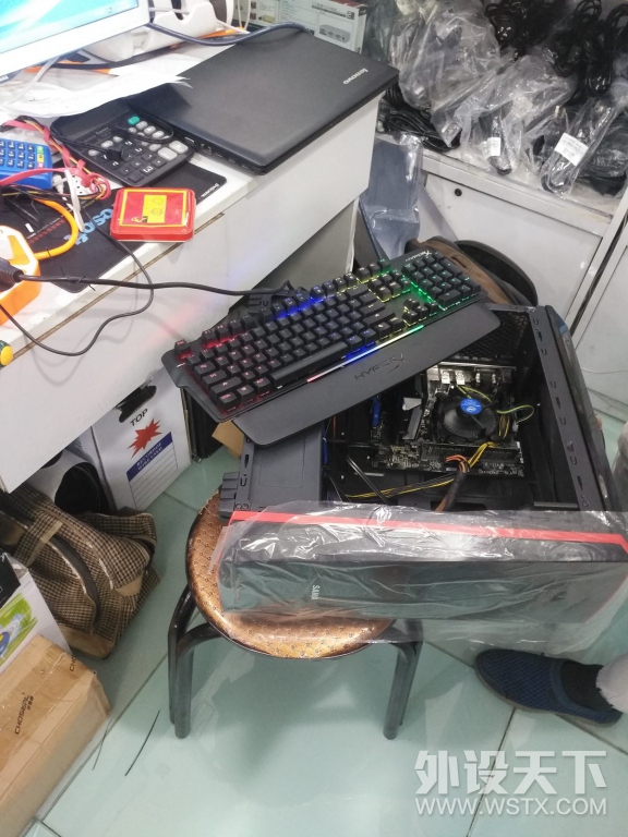 哈哈，今天去赛格过了把手瘾，顺道顺了把1.0