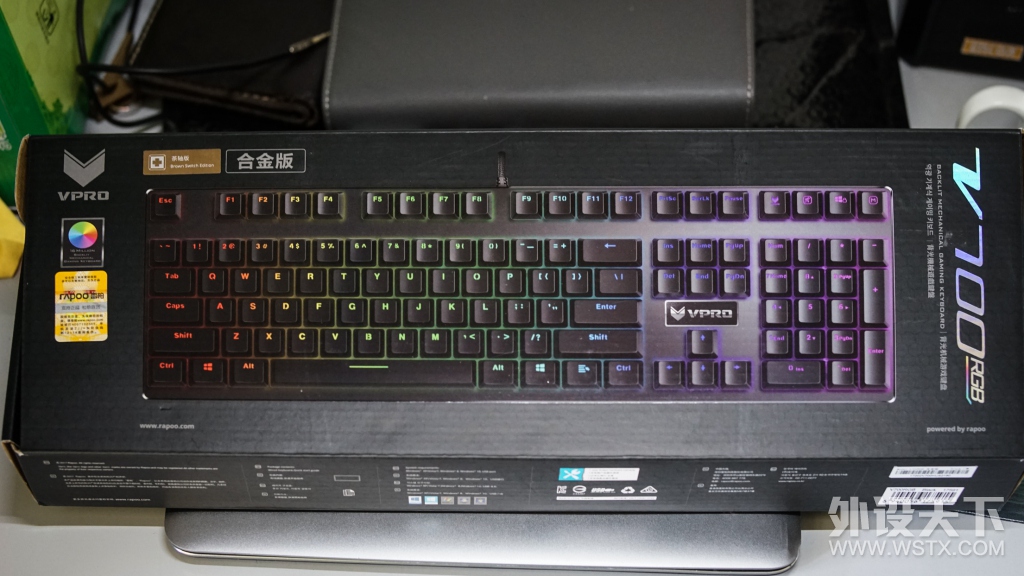 雷柏V700 RGB合金版幻彩背光机械键盘评测——暗夜里的一抹辉光