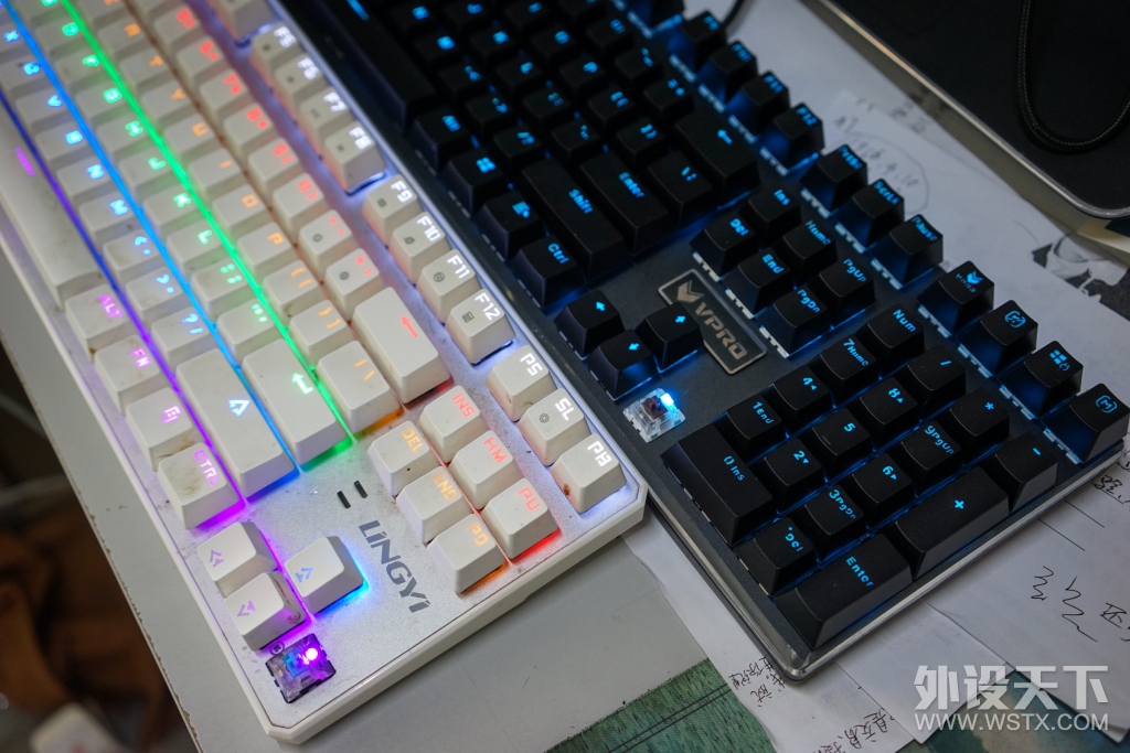 雷柏V700 RGB合金版幻彩背光机械键盘评测——暗夜里的一抹辉光