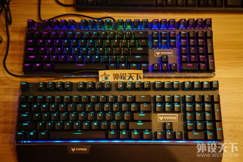 雷柏V700 RGB合金版幻彩背光机械键盘评测——暗夜里的一抹辉光