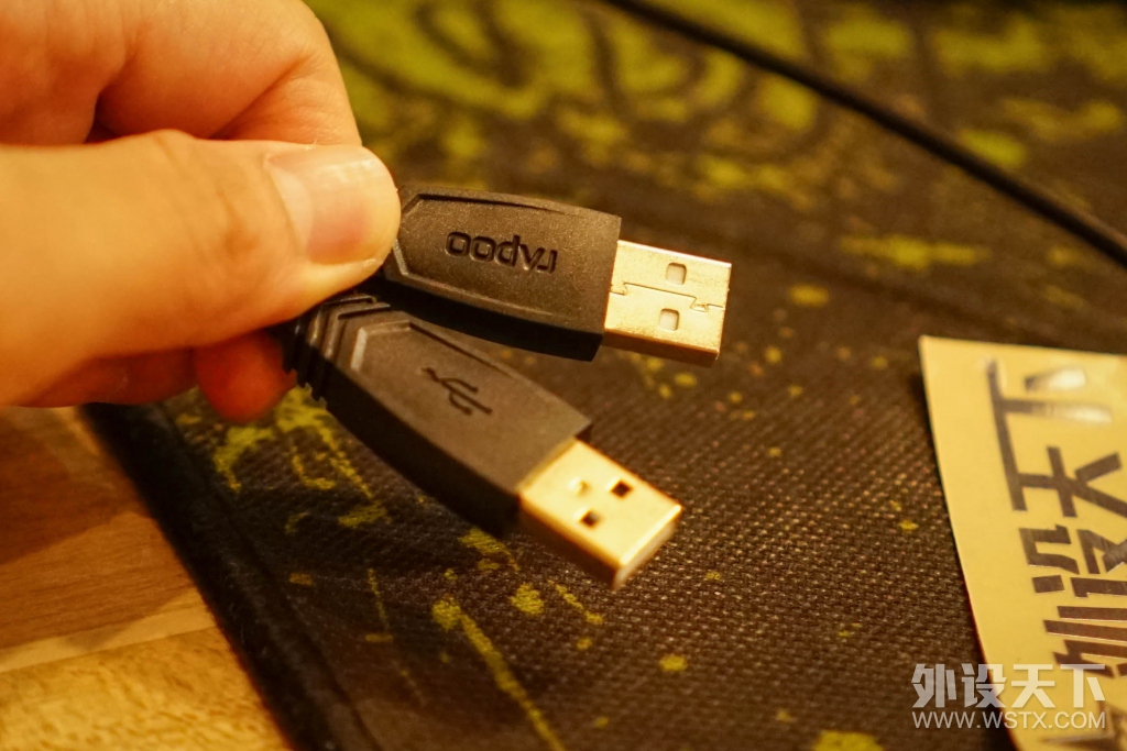 雷柏V700 RGB合金版幻彩背光机械键盘评测——暗夜里的一抹辉光
