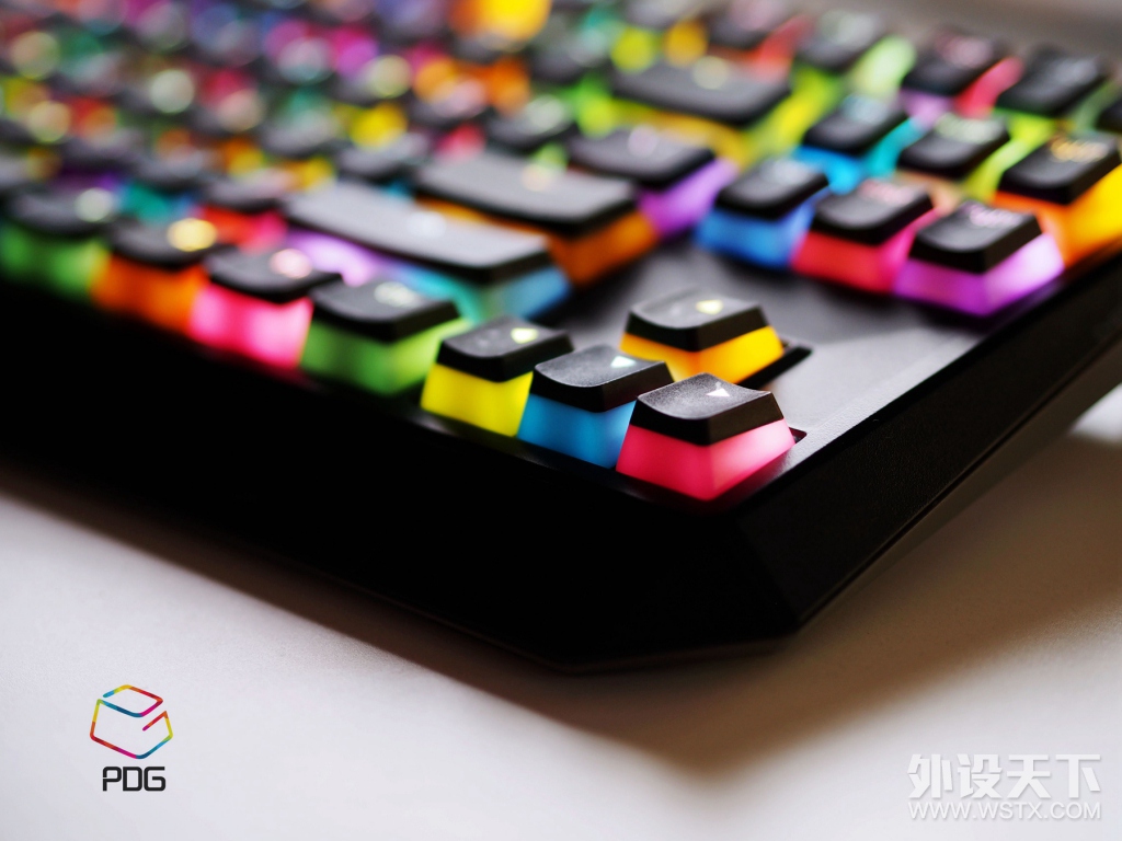 cherry MX1.0 果冻双层透光键帽rgb小mod，评测稍后。