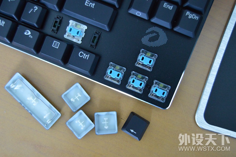 便携新伴侣：达尔优EK820 87键双模机械键盘 体验评测