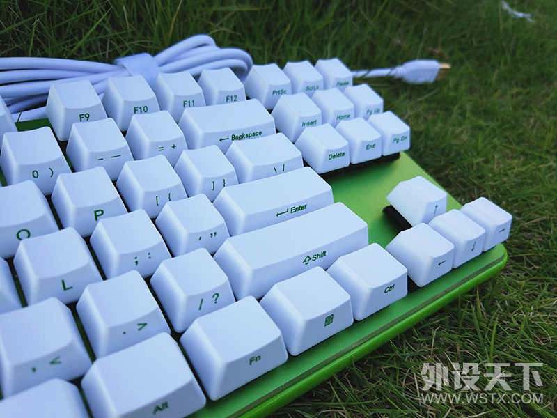 千里缘牵白和绿，当然是选择原谅他——GANSS GK87草木绿机械键盘小记