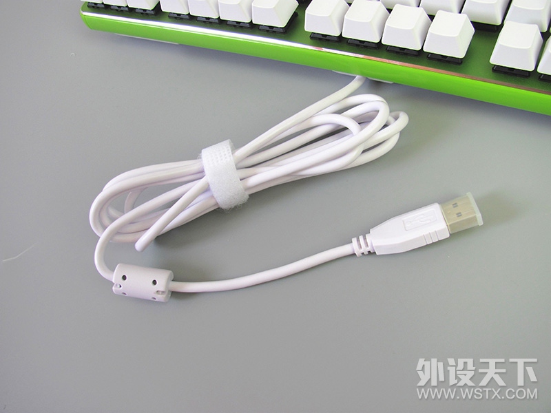 千里缘牵白和绿，当然是选择原谅他——GANSS GK87草木绿机械键盘小记