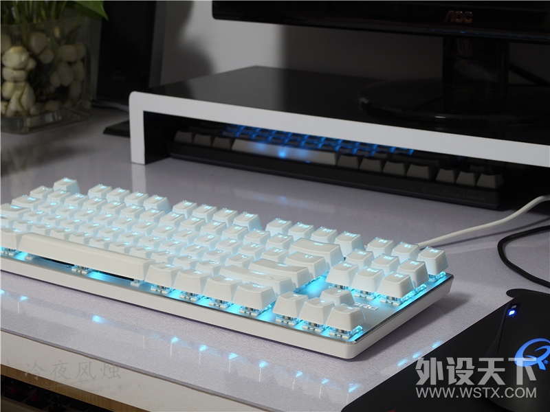【风烛】至美冰透、清新典雅——雷柏V500RGB冰晶版键盘图赏。