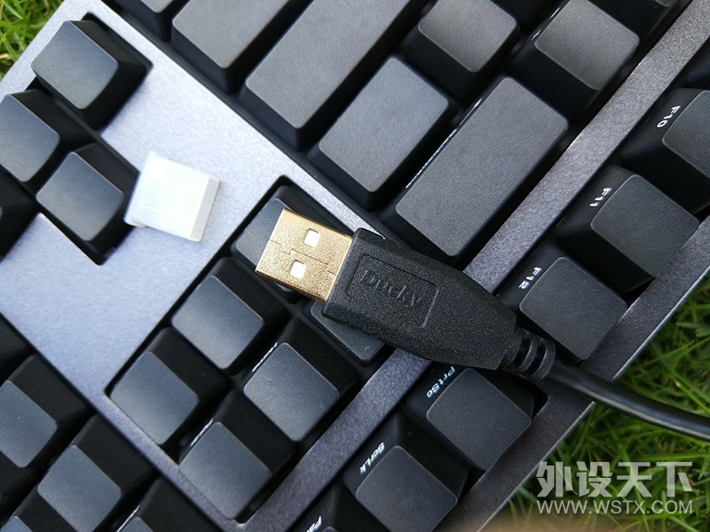 低调有内涵——AKKO x Ducky  Zero 3108侧刻PBT机械键盘上手简评