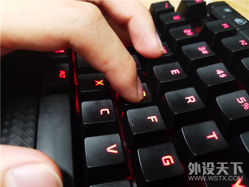 迟来的精英 从HyperX Alloy Elite键盘看三大内存厂的键盘市场