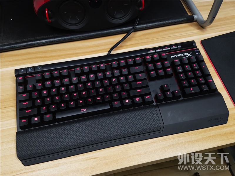 迟来的精英 从HyperX Alloy Elite键盘看三大内存厂的键盘市场